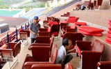 [ẢNH] Thức đêm, đội nắng, ăn bánh mỳ... chờ mua vé U23 Việt Nam