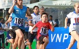 [ẢNH] Thú vị hình ảnh mẹ dắt tay con về đích giải chạy 