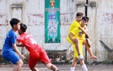[ẢNH] Khoảnh khắc đẹp của tình bạn tại giải bóng đá học sinh Hà Nội