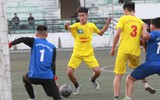 [ẢNH] Cầu thủ THPT Đống Đa công kênh HLV sau chiến thắng nghẹt thở