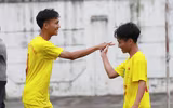 [ẢNH] 6 thắng 7 trên chấm luân lưu, cầu thủ trường Lý Thánh Tông khóc nức nở