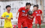 [ẢNH] 6 thắng 7 trên chấm luân lưu, cầu thủ trường Lý Thánh Tông khóc nức nở