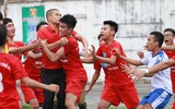 [ẢNH] 6 thắng 7 trên chấm luân lưu, cầu thủ trường Lý Thánh Tông khóc nức nở