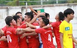 [ẢNH] 6 thắng 7 trên chấm luân lưu, cầu thủ trường Lý Thánh Tông khóc nức nở