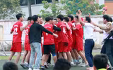 [ẢNH] Hai chiều cảm xúc sau loạt penalty đưa THPT Phùng Khắc Khoan vào vòng 1/8