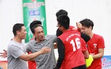 [ẢNH] Dẫn bàn ngay phút đầu, THPT Yên Hòa thắng hú vía sau loạt luân lưu