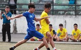 [ẢNH] Ba phút ghi 2 bàn, THPT Chuyên Nguyễn Huệ vào vòng 1/8