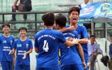 [ẢNH] Ba phút ghi 2 bàn, THPT Chuyên Nguyễn Huệ vào vòng 1/8