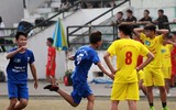 [ẢNH] Ba phút ghi 2 bàn, THPT Chuyên Nguyễn Huệ vào vòng 1/8