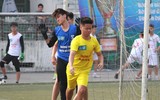 [ẢNH] Ba phút ghi 2 bàn, THPT Chuyên Nguyễn Huệ vào vòng 1/8