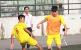 [ẢNH] Cầu thủ Hà Đông nâng bổng HLV sau chiến thắng nghẹt thở