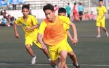 [ẢNH] Cầu thủ Hà Đông nâng bổng HLV sau chiến thắng nghẹt thở