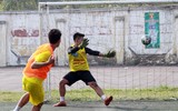 [ẢNH] Cầu thủ Hà Đông nâng bổng HLV sau chiến thắng nghẹt thở
