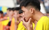 [ẢNH] Cầu thủ Hà Đông nâng bổng HLV sau chiến thắng nghẹt thở
