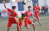 [ẢNH] Á quân THPT Phùng Khắc Khoan vất vả lấy vé tứ kết