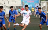[ẢNH] Hai lần để THPT Chuyên Ngoại ngữ chọc thủng lưới, thủ môn trường Vân Tảo ôm mặt khóc