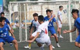 [ẢNH] Hai lần để THPT Chuyên Ngoại ngữ chọc thủng lưới, thủ môn trường Vân Tảo ôm mặt khóc