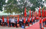 [ẢNH] Cầu thủ trường Ngô Sỹ Liên mặc váy múa 