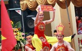 [ẢNH] Cầu thủ trường Ngô Sỹ Liên mặc váy múa 