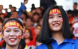 [ẢNH] Nữ sinh cổ vũ hết mình, khuấy động khán đài trận chung kết