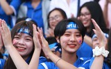 [ẢNH] Nữ sinh cổ vũ hết mình, khuấy động khán đài trận chung kết