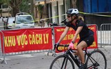 [ẢNH] Cuộc sống người dân trong khu cách ly phố Trúc Bạch