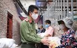 [ẢNH] San sẻ nỗi lo cơm áo với bệnh nhân 
