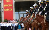 [ẢNH] Thích thú hình ảnh Cảnh sát cơ động kỵ binh diễu hành tại Hà Nội