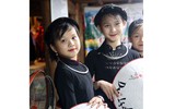 [ẢNH] Ngắm thiếu nữ Pà Thẻn duyên dáng trong điệu múa truyền thống