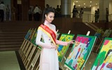 Hoa hậu Biển Thùy Trang đạp xe kêu gọi bảo vệ môi trường