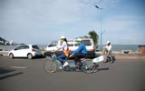 Hoa hậu Biển Thùy Trang đạp xe kêu gọi bảo vệ môi trường