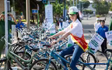 Hoa hậu Biển Thùy Trang đạp xe kêu gọi bảo vệ môi trường
