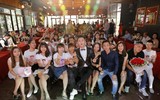Ca sĩ Huy Cường bất ngờ làm MC trong sự kiện của cậu em Du Thiên