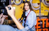 Hồ Ngọc Hà rạng rỡ đưa mẹ và con trai đi xem phim 