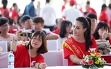 Hoa hậu biển Thùy Trang chung tay phá kỷ lục về hiến máu