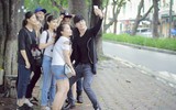Khoảnh khắc đẹp của Nathan Lee trên phố đi bộ Hà Nội
