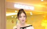 Lý Nhã Kỳ mặc váy 2 tỷ đồng, đấu giá ​dây chuyền 400 triệu đồng