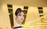 Lý Nhã Kỳ mặc váy 2 tỷ đồng, đấu giá ​dây chuyền 400 triệu đồng