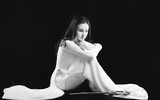 Vy Oanh ra mắt album và bộ ảnh xúc động về tình mẫu tử