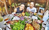 Khánh Thi mặc bikini 