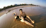 Khánh Thi mặc bikini 
