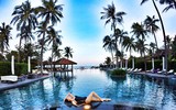 Khánh Thi mặc bikini 