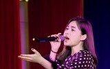 Giang Hồng Ngọc dùng cát-sê làm học bổng cho sinh viên vượt khó