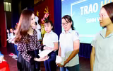 Giang Hồng Ngọc dùng cát-sê làm học bổng cho sinh viên vượt khó