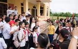Hoa hậu Mỹ Linh nối dài dự án nhân ái 