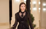 Lý Nhã Kỳ nổi bật bên dàn người đẹp 