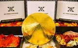NTK Đỗ Trịnh Hoài Nam mang nón dát vàng sang Úc