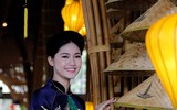 Ngắm bộ áo dài có giá cả trăm triệu đồng được Á hậu Thanh Tú mặc tại Hội nghị APEC