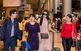 Trở về từ Miss World, Mỹ Linh đeo kính đen che mắt thâm quầng