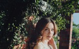 Bất ngờ mặc váy cưới, Hà Hồ khiến fans đứng ngồi không yên